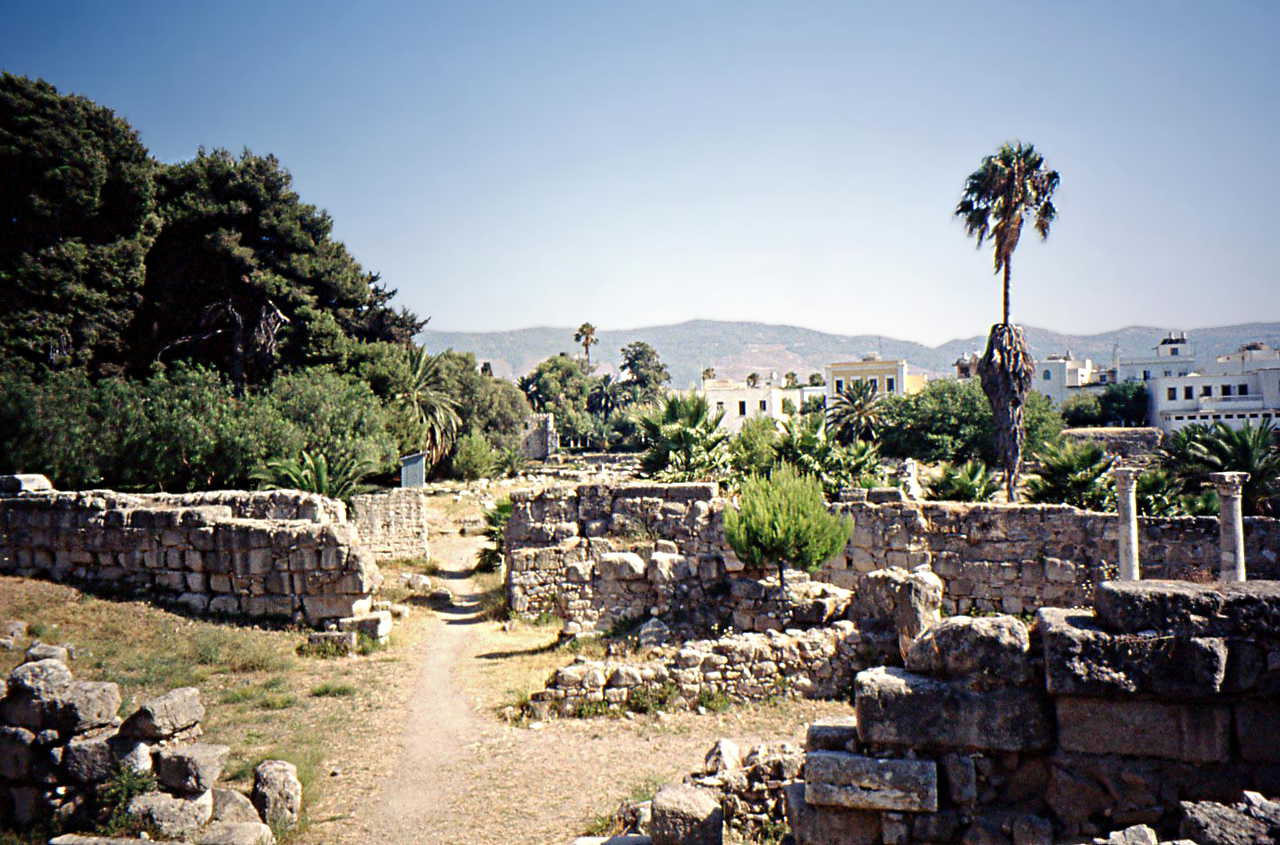 Blick über die Agora von Kos Stadt